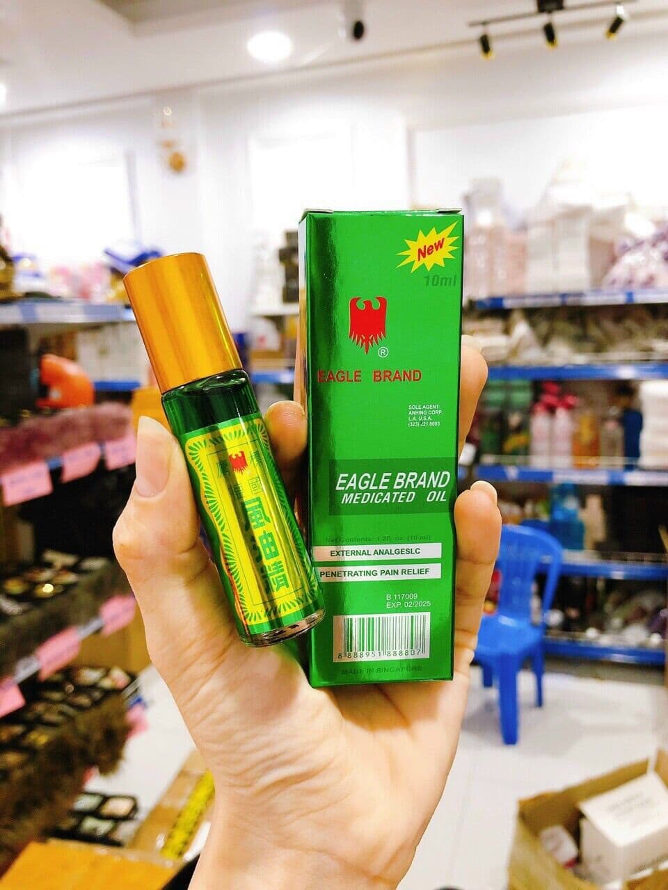 [HCM]Dầu xanh Con Ó dạng lăn 10ml